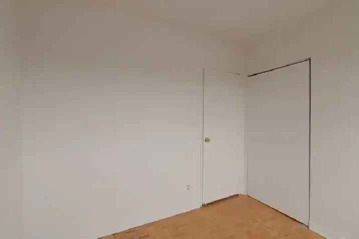 Spacious 2 Bedroom Apartment in Outremont