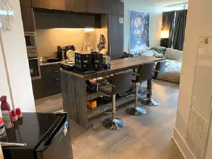 Rent 2 Bed 2 Bath Condo, Lake View, 1 Parking - Toronto Downtown