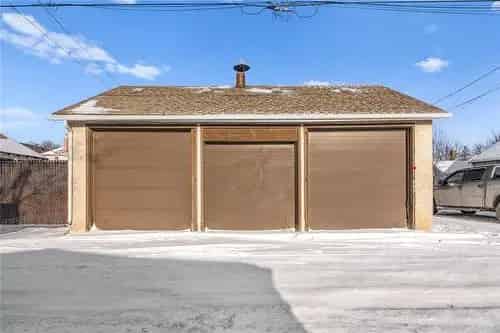 Winnipeg Duplex Investment Property 3 2 Bedrooms Triple Garage