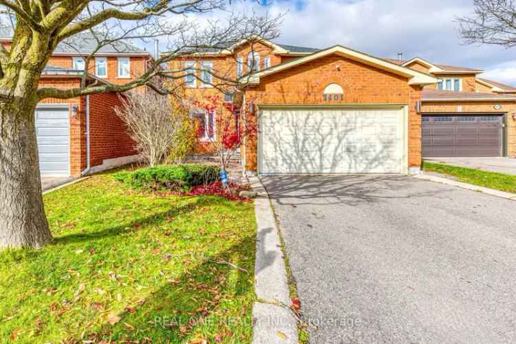 House For Sale in Mississauga, Ontario