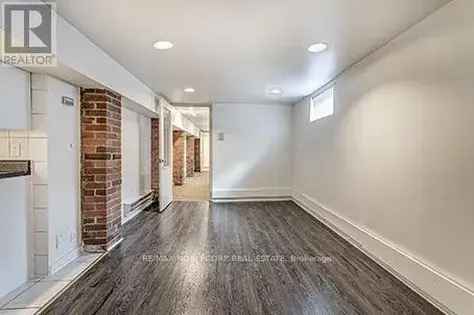 1 Bedroom Apartment in Toronto - Recently Renovated