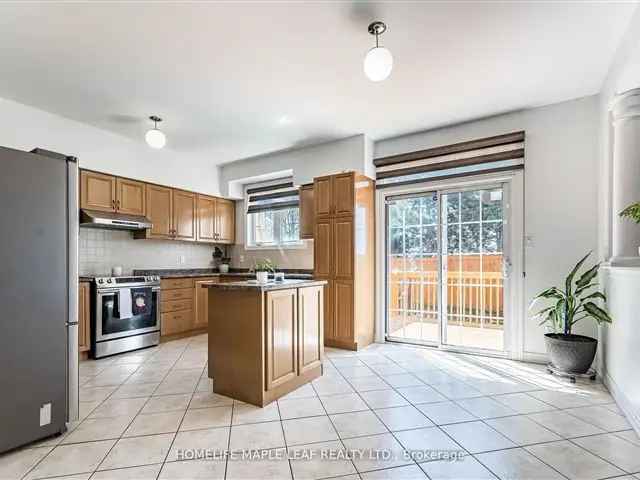 House For Sale in Brampton, Ontario