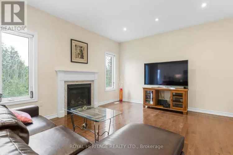 Spacious 4 Bedroom Family Home with Ravine Lot