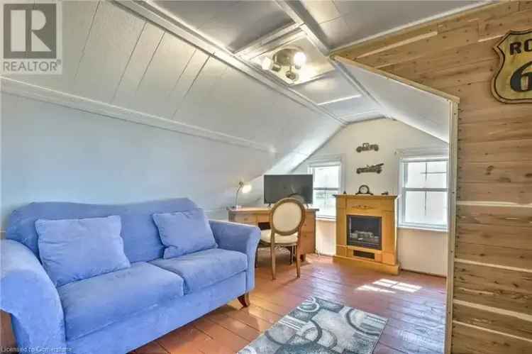 3 Bedroom House with Lake Views - Available August 15th