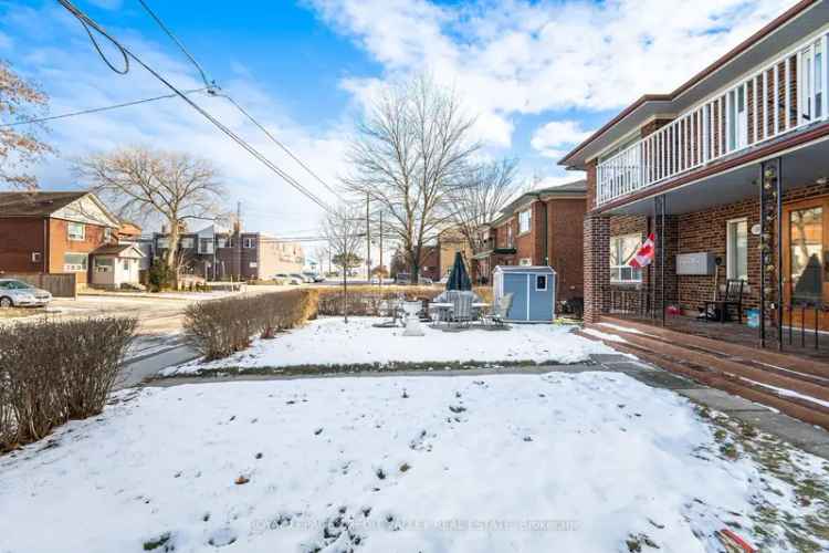 House For Sale in Toronto, Ontario