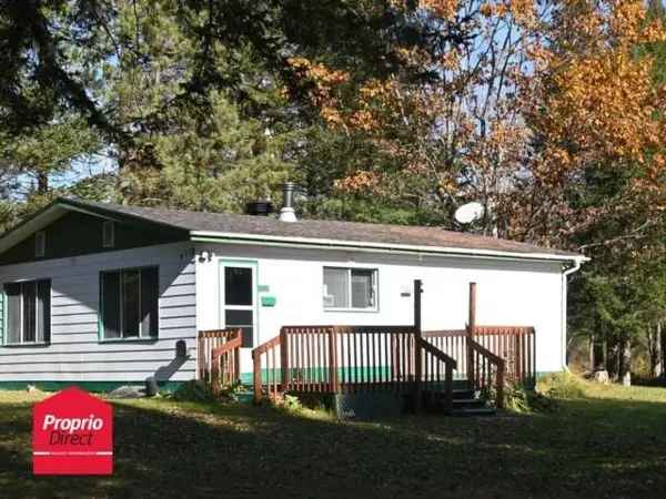 Lakefront Bungalow with Garage Laurentides