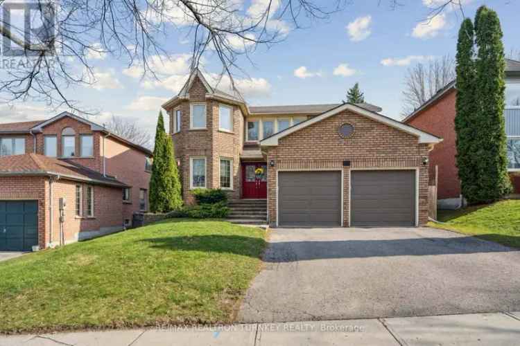 Stunning Renovated 4 1 Bedroom Family Home in Armitage Village