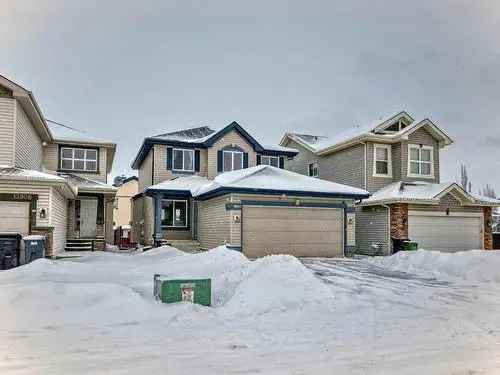 4 Bed 3.1 Bath Family Home in Cumberland Edmonton