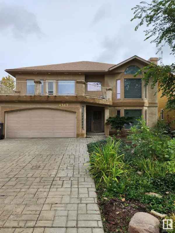 2 Storey Home with Golf Course Views and 4 Bedrooms