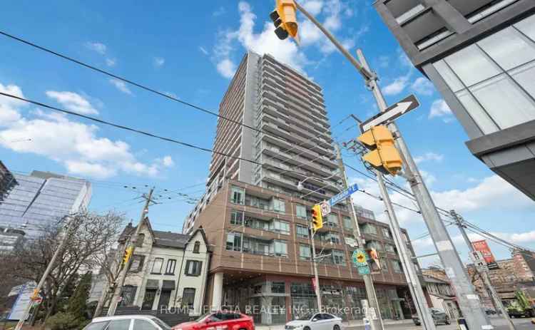 1 Bedroom + Den Condo Near Parliament and Richmond