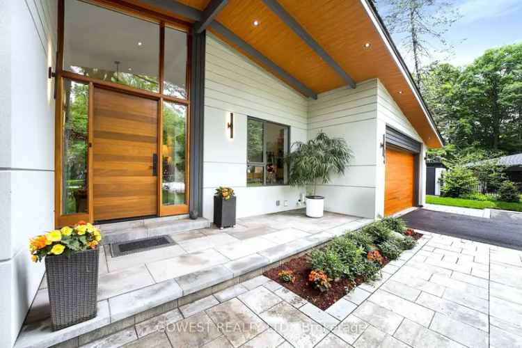 Buy modern bungalow in South-East Oakville with private park access