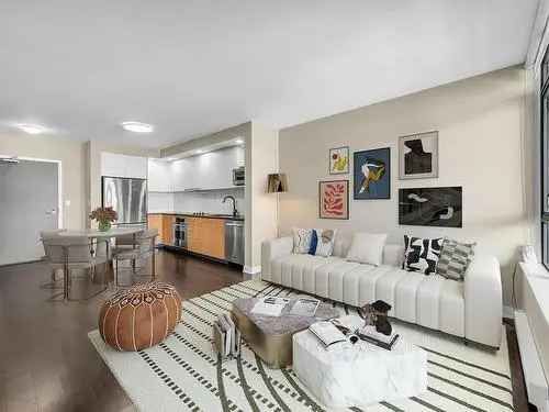 Spacious 1-Bed+Den Condo in Fairview Vancouver