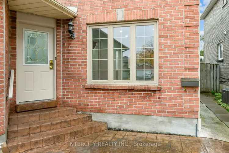 House For Sale in Ajax, Ontario