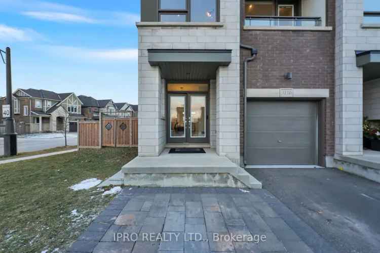 House For Sale in Oakville, Ontario