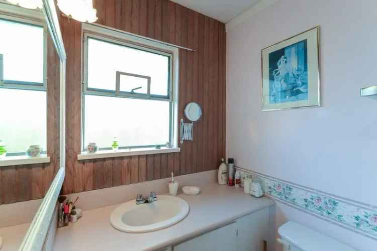 Ladner 5 Bedroom Home - Large Lot - Near Schools