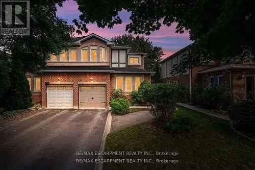 3 Bedroom Semi-Detached Home in Oakville