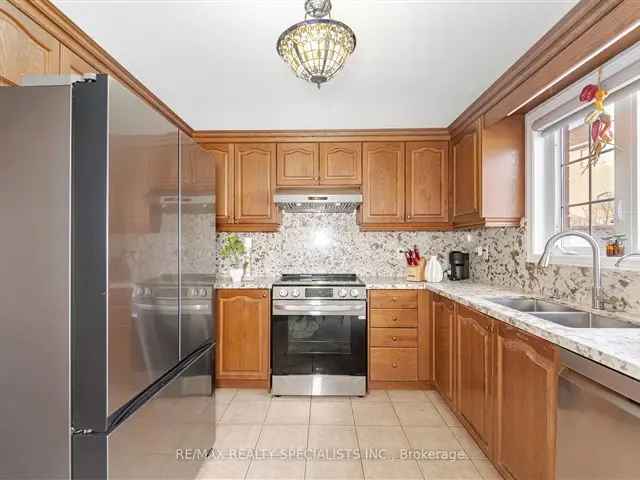 Spacious 3 2 Bed 4 Bath Detached Home in Brampton