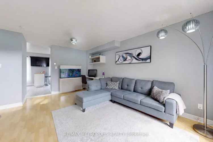 Updated Family Townhouse near Yonge Street