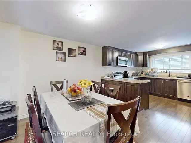 Townhouse For Sale in Brampton, Ontario