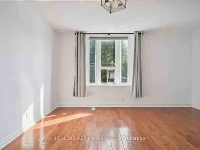 House For Sale in Toronto, Ontario