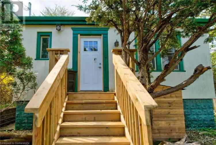 2-Bedroom Bungalow near St Josephs Hospital - Japanese Garden