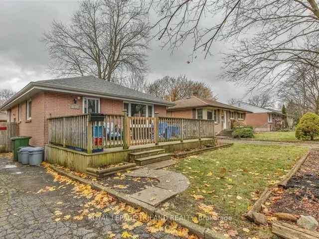 Charming 3-Bedroom Bungalow Family Home Royal Crescent