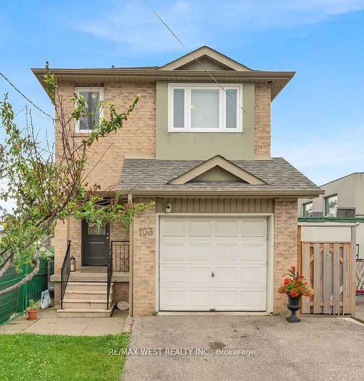 House For Sale in Toronto, Ontario