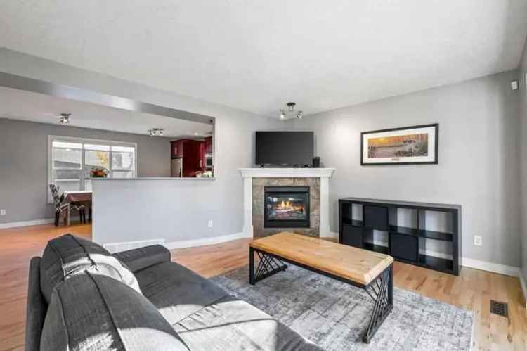 Duplex For Rent in Calgary, Alberta