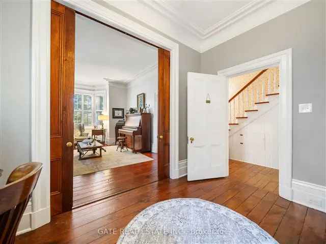 Historic Barrie Victorian Home with Pool and Barn