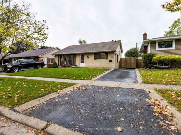 House For Sale in Burlington, Ontario