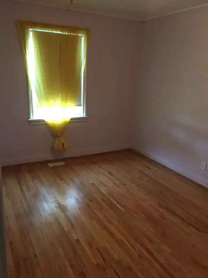 Room Rental Near Subway and Dufferin Mall
