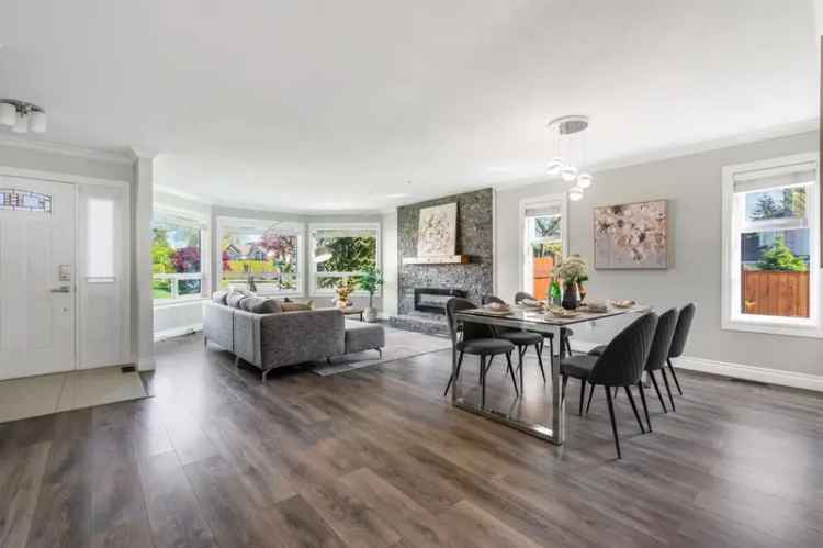 Updated 3-Bedroom Bungalow with Hot Tub and Fire Pit