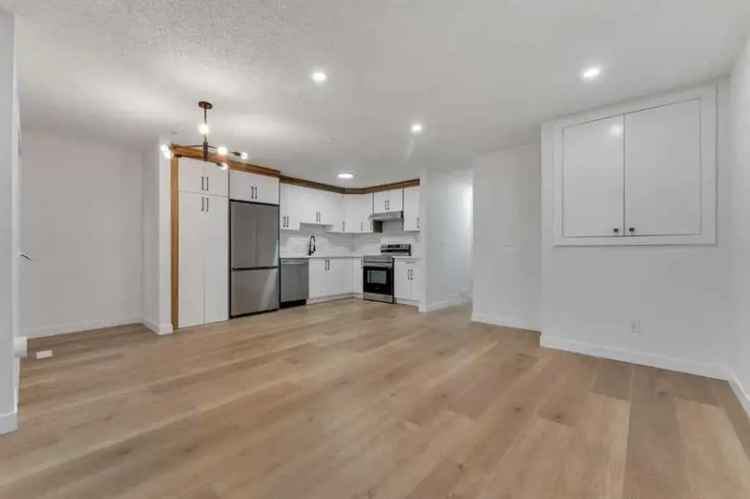 Duplex For Rent in Calgary, Alberta