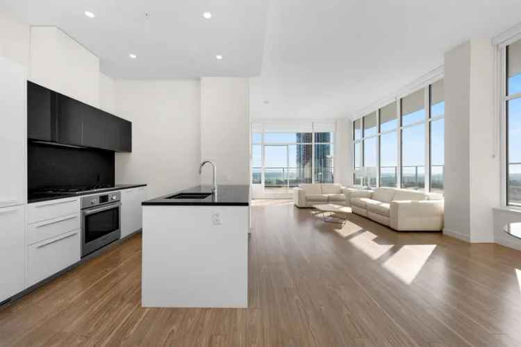 Luxury 3-Bedroom Penthouse in Metrotown with Stunning Views