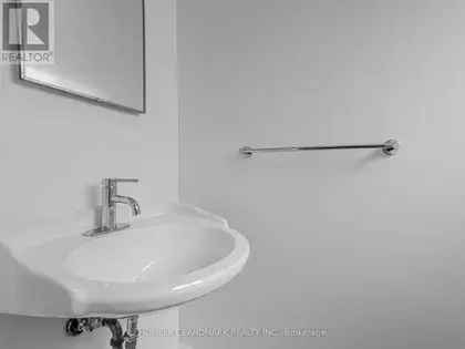 3 rooms house of 108 m² in Toronto