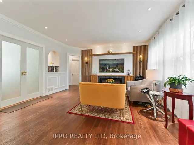 House For Sale in Toronto, Ontario