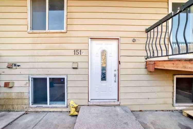 House For Sale in 1919, University Drive NW, Calgary, Alberta