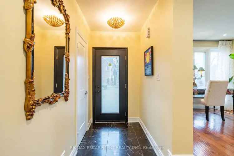 Luxury Lakefront Townhome in New Port Yacht Club
