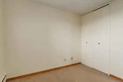 2 rooms apartment of 70 m² in Calgary