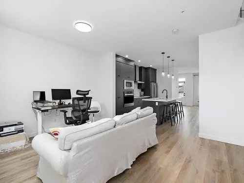 Luxury Family Home in Edmonton by Brookfield