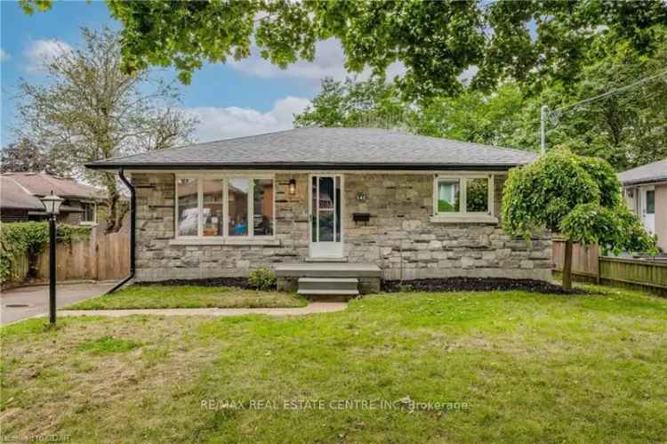 House For Sale in Guelph, Ontario