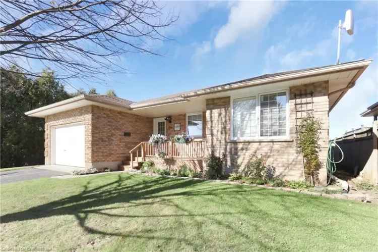 House For Sale in Tillsonburg, Ontario