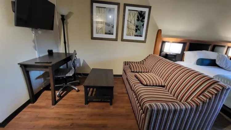 Whistler Village Loft - Sleeps 6 - Steps from Gondolas