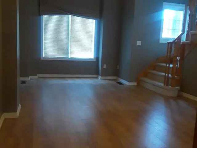 3 Bedroom 2 Bathroom Row House Downtown Brampton