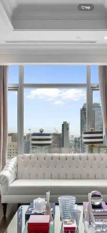 Stunning 2 bedroom condo in heart of downtown