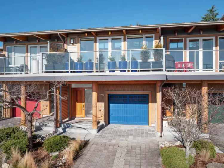 A $999,000.00 Townhouse with 3 bedrooms in Sechelt District, Sunshine Coast