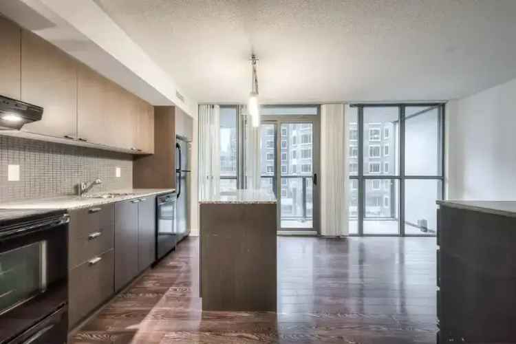 Rent 1 Bedroom Apartment in Toronto with Modern Amenities and Balconies