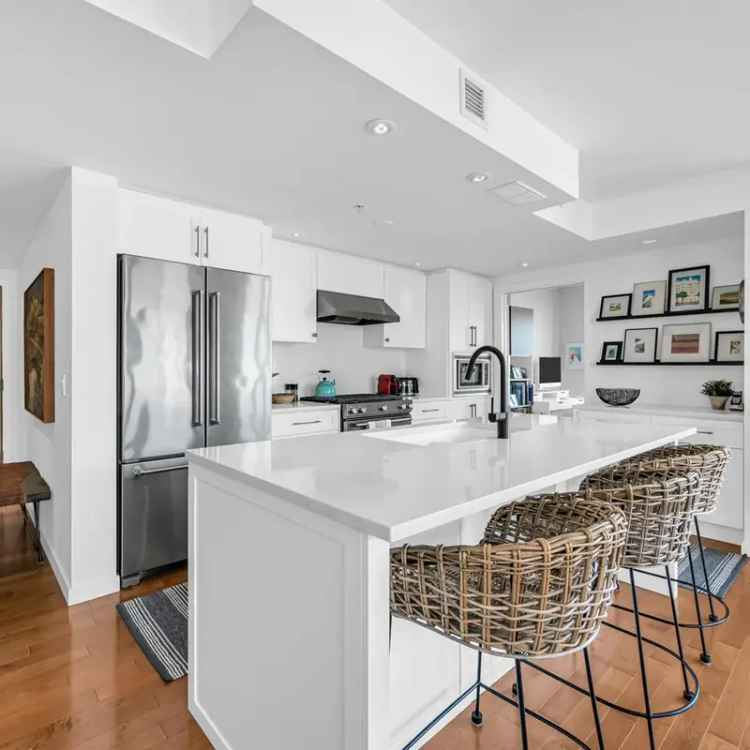 Luxury 3-Bedroom Penthouse with Panoramic Views
