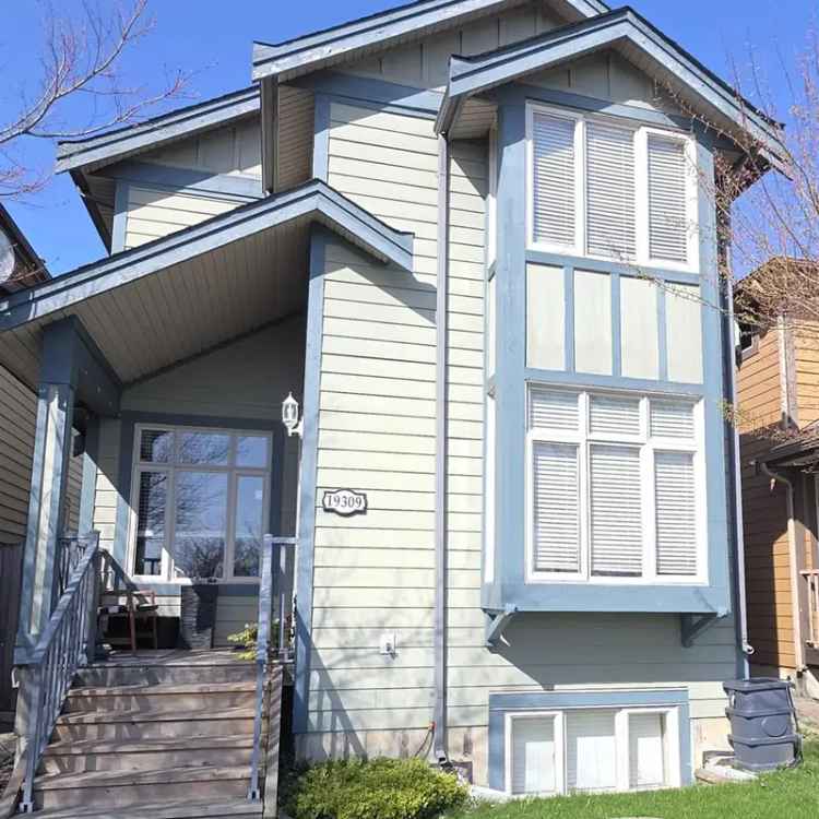 4 Bed 4 Bath Coach Home Investment Opportunity Near Park