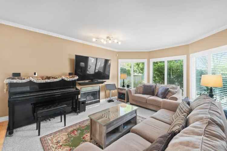 Ocean Park 4-Bedroom Rancher - Updated Kitchen Appliances